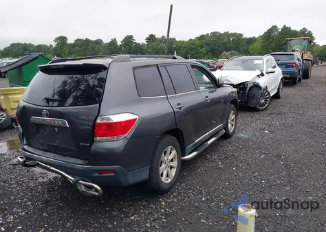 2013 Toyota Highlander Base Plus V6 из США, поврежденный, VIN 5TDBK3EH8DS189583